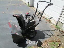 CRAFTSMAN GAS SELF-PROPELLED 2-STAGE 24 SNOW BLOWER Electric Start