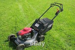 HONDA HRC216K3HXA COMMERCIAL-GRADE SELF-PROPELLED LAWN MOWER with bagger