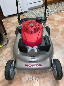 Honda HRR216VKA Self-Propelled Lawn Mover