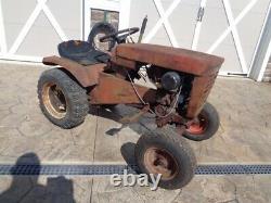 Vintage 1965 Wheel Horse 605 garden tractor