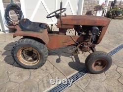 Vintage 1965 Wheel Horse 605 garden tractor
