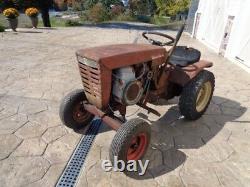 Vintage 1965 Wheel Horse 605 garden tractor