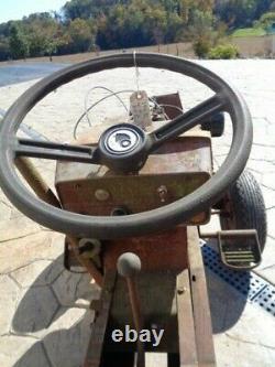 Vintage 1965 Wheel Horse 605 garden tractor