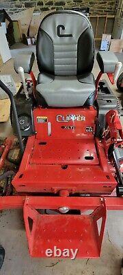 Zero turn country Clipper lawn mower