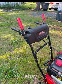 Souffleur à neige à gaz à deux étages autoporté CRAFTSMAN Select 24 po 243 cc