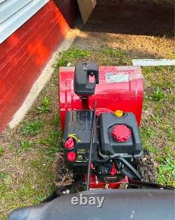 Souffleur à neige à gaz à deux étages autoporté CRAFTSMAN Select 24 po 243 cc