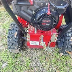 Souffleur à neige à gaz à deux étages autoporté CRAFTSMAN Select 24 po 243 cc